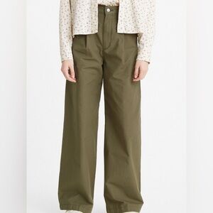 Levis Pleated High Loose Pants Olive Green 100% Cotton Size 25 EUC